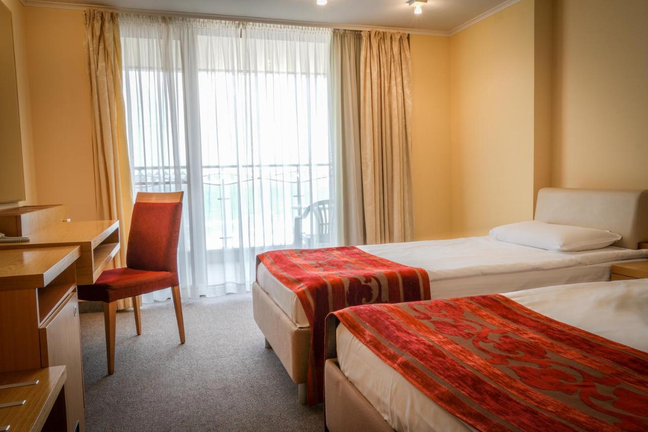Kaliakra Beach Hotel Αλμπένα Εξωτερικό φωτογραφία